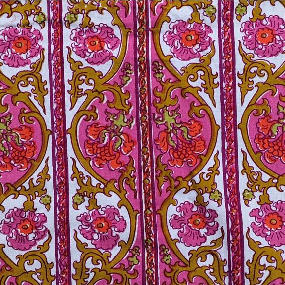3.75 Yards Vintage 1950's Delicate Ornate FLORAL TRELLIS FABRIC Pink Gold Cotton - Picture 1 of 7